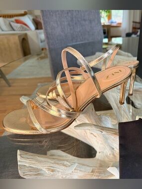 Inez Sofia Gold Metallic Mercury Platino Strappy Mid-Heel Sandals 9.5B
